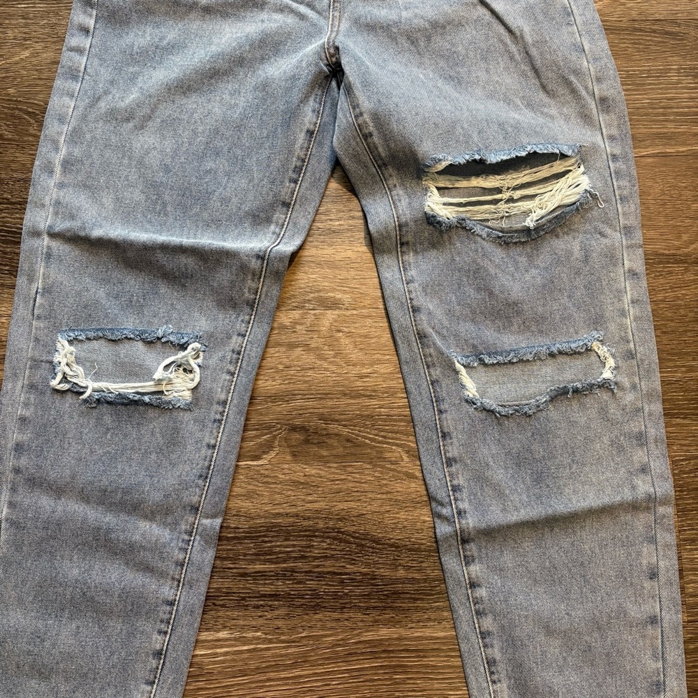SOLD ‼️ Shein Jeans - Picture 2 of 4